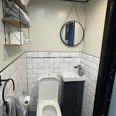 Studio Apartment In Bolton Town Exterior photo